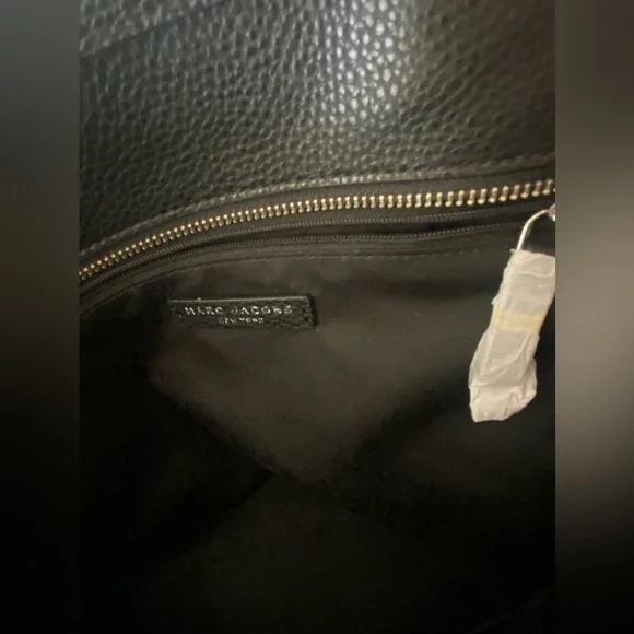 Marc Jacobs Jordan Tote with silver tone hardware Non smoking home. - Picture 5 of 6